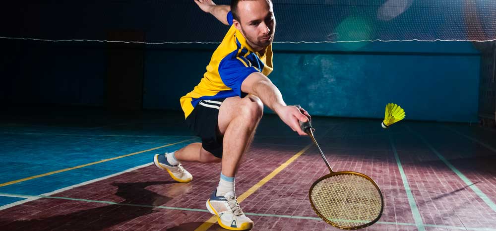Apprenez à jouer au badminton avec assurance